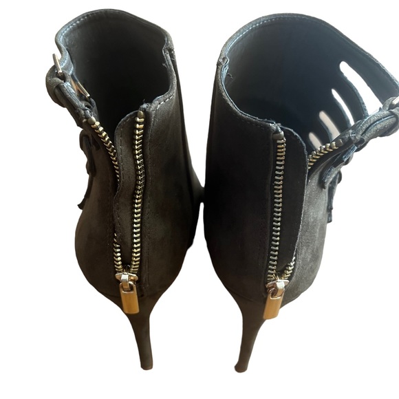 Shoe dazzle black Christy bootie size 9US only worn once. - Picture 2 of 4